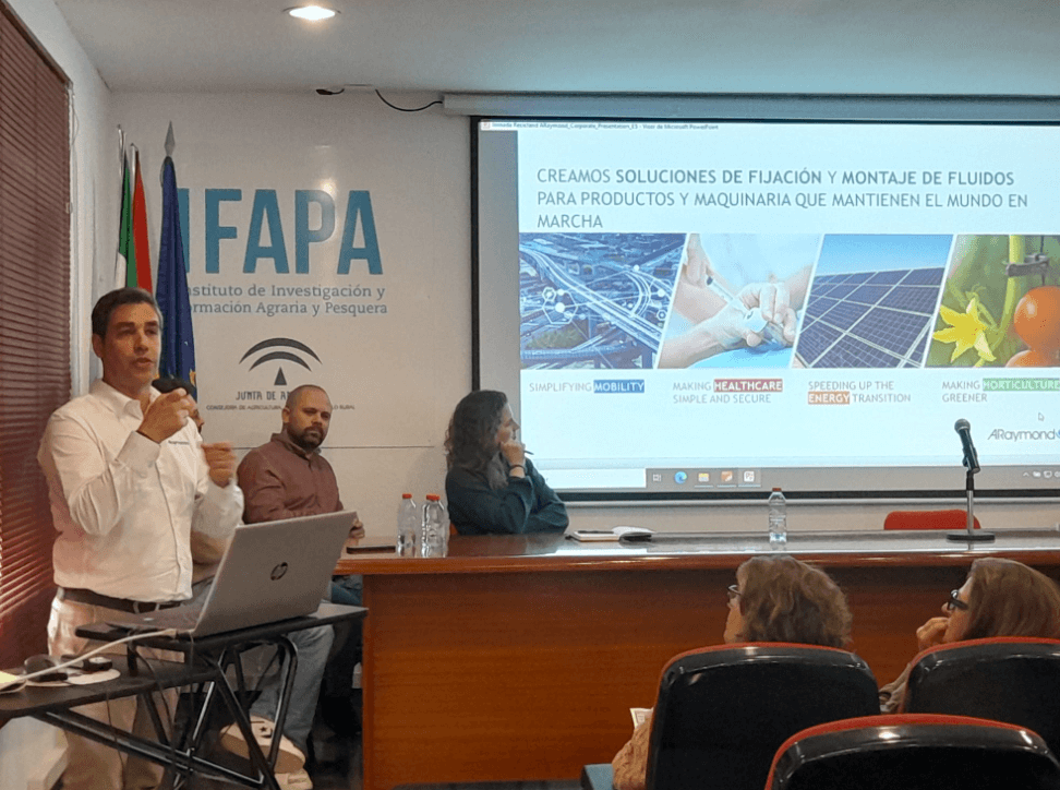 Technical presentation on biocompostable solutions for agricultural trellising.